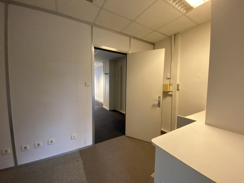 Bureau - 102 m² - 4 pièces