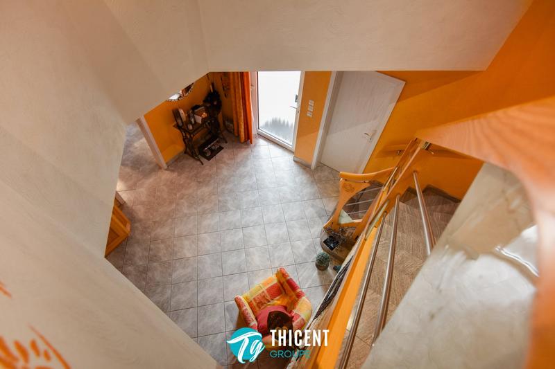 Maison traditionnelle - 215 m² - 8 pièces