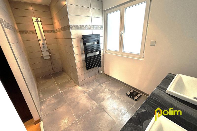 Maison - 181 m² - 6 pièces