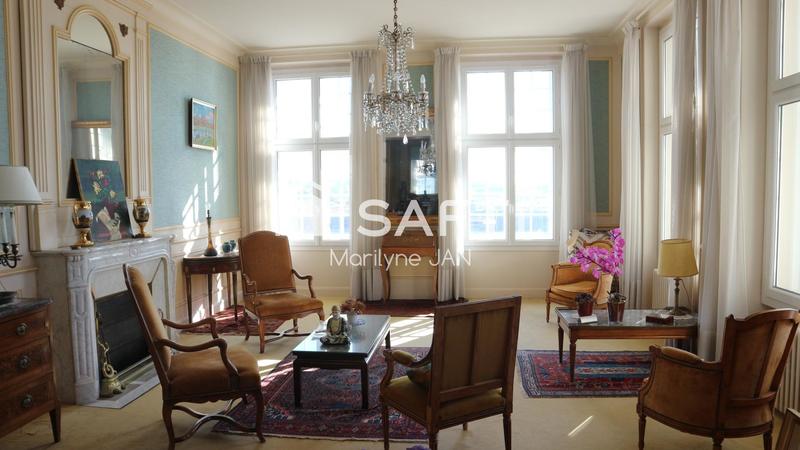 Appartement - 218 m² - 7 pièces
