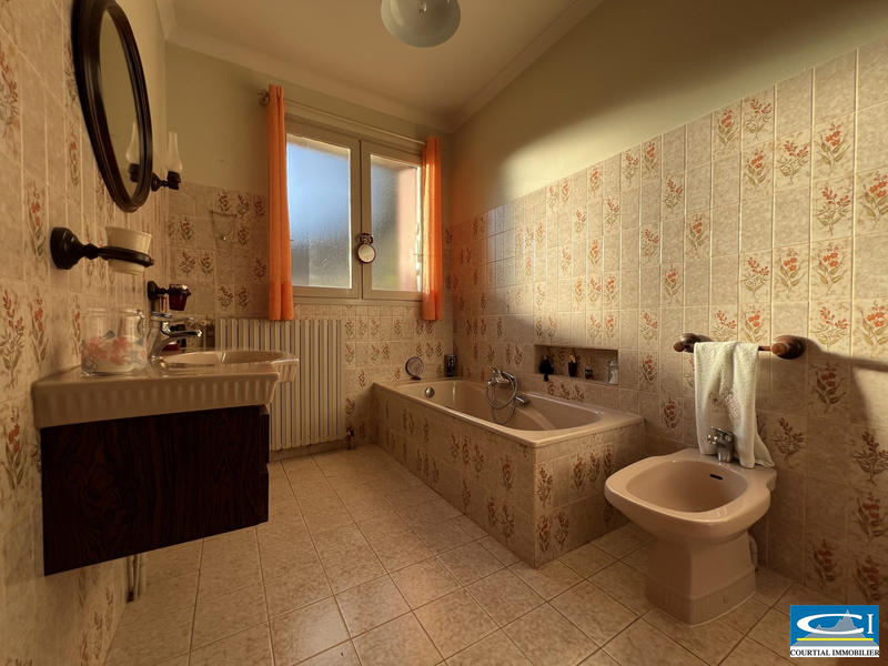 Maison traditionnelle - 154 m² - 5 pièces