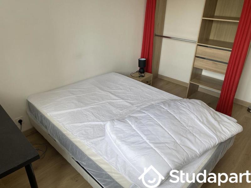 Chambre - 11 m² - 1 pièce