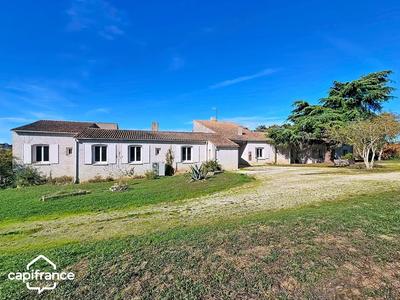 Maison - 449 m² - 18 pièces