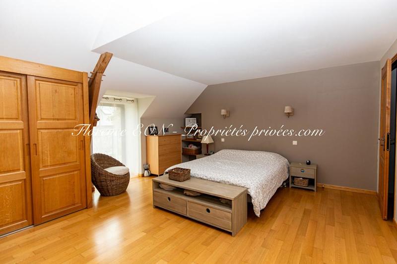 Maison - 218 m² - 5 pièces