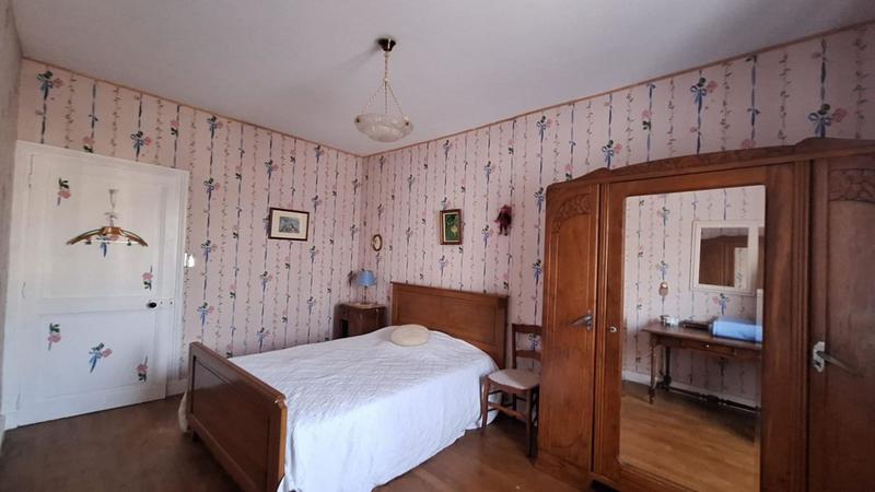 Maison - 228 m² - 8 pièces