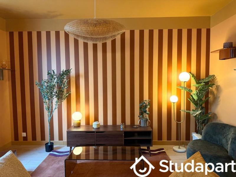 Chambre - 11 m² - 1 pièce