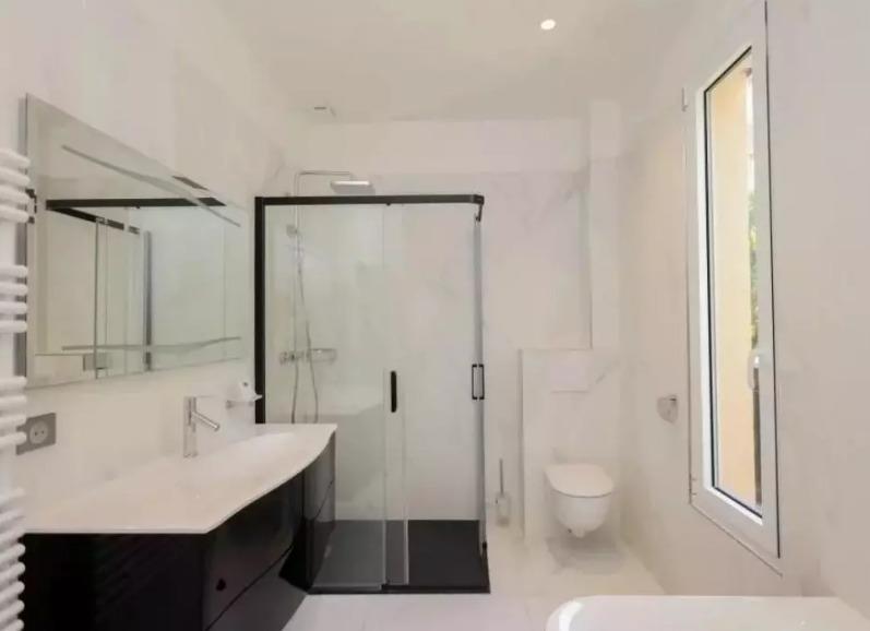 Villa - 260 m² - 10 pièces