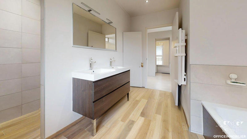 Maison - 168 m² - 6 pièces