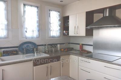 Maison - 177 m² - 6 pièces