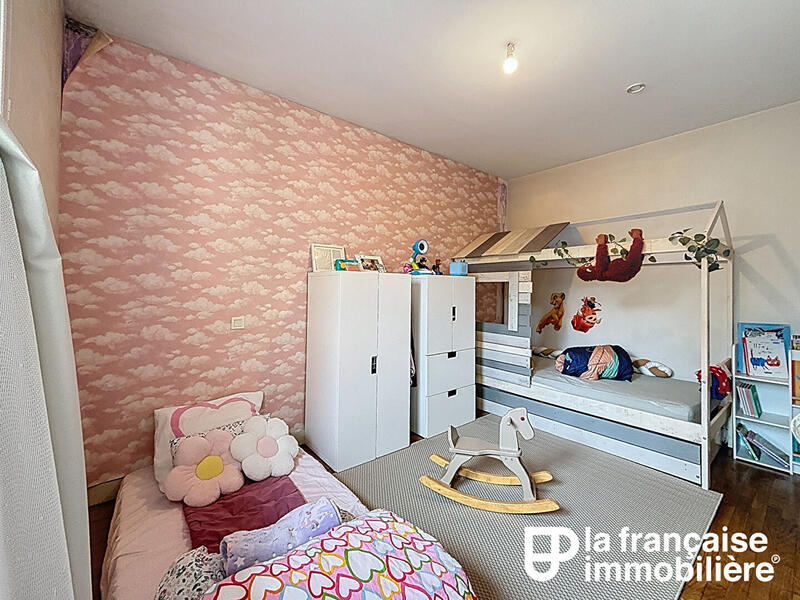 Maison - 159 m² - 8 pièces