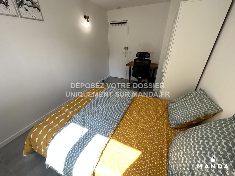 Chambre - 11 m² - 7 pièces