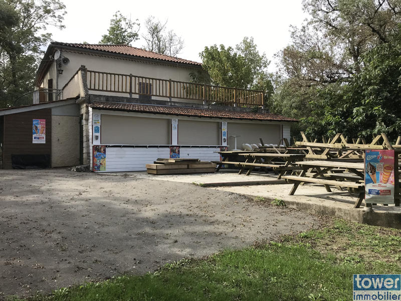 Propriété - 199 m² - 6 pièces