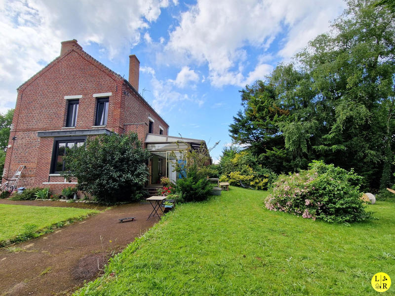 Maison - 248 m² - 9 pièces