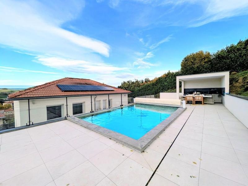 Maison - 150 m² - 5 pièces