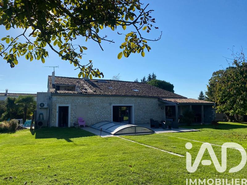 Maison - 305 m² - 15 pièces