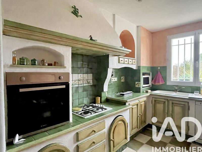 Maison - 204 m² - 7 pièces