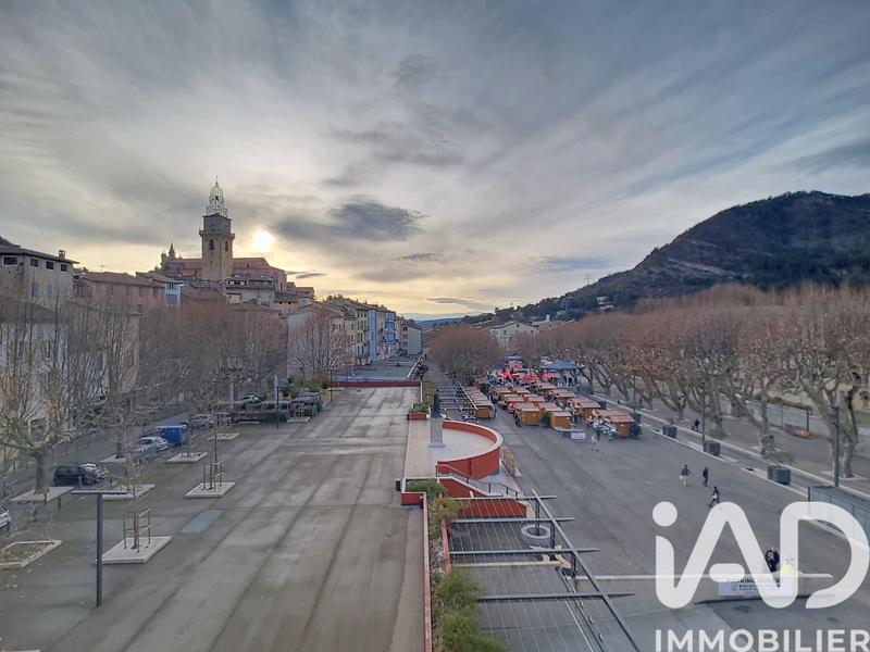 Appartement - 81 m² - 3 pièces