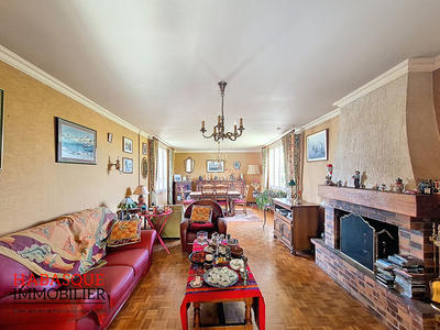 Maison - 159 m² - 7 pièces