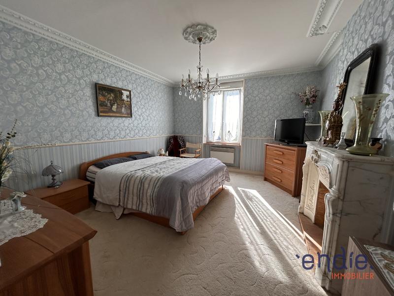 Maison - 182 m² - 6 pièces