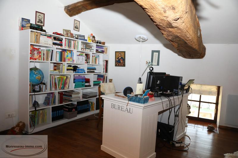 Propriété - 250 m² - 9 pièces