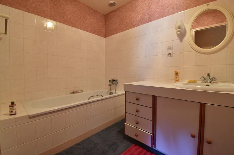 Maison - 350 m² - 12 pièces