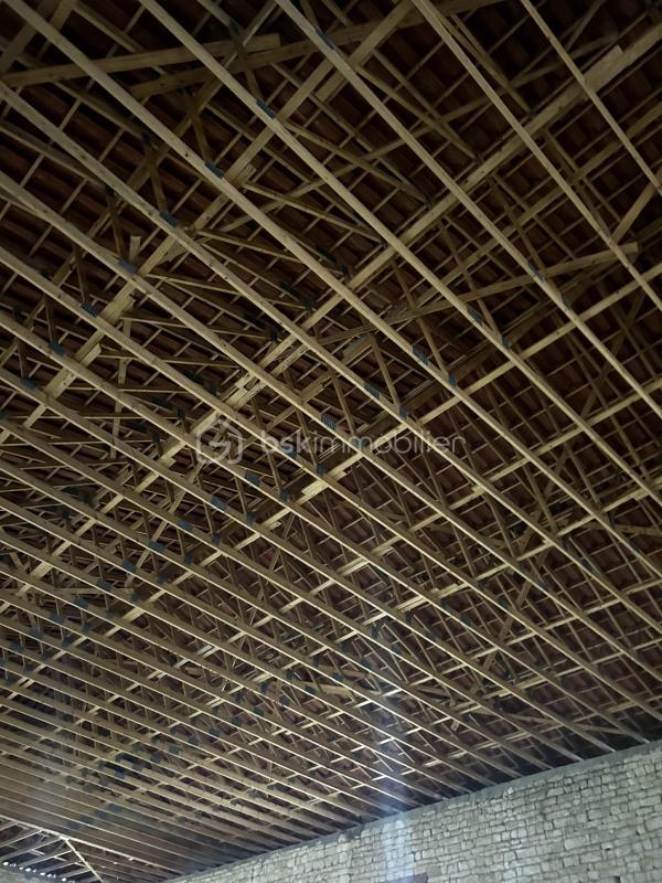 Grange - 250 m² - 2 pièces