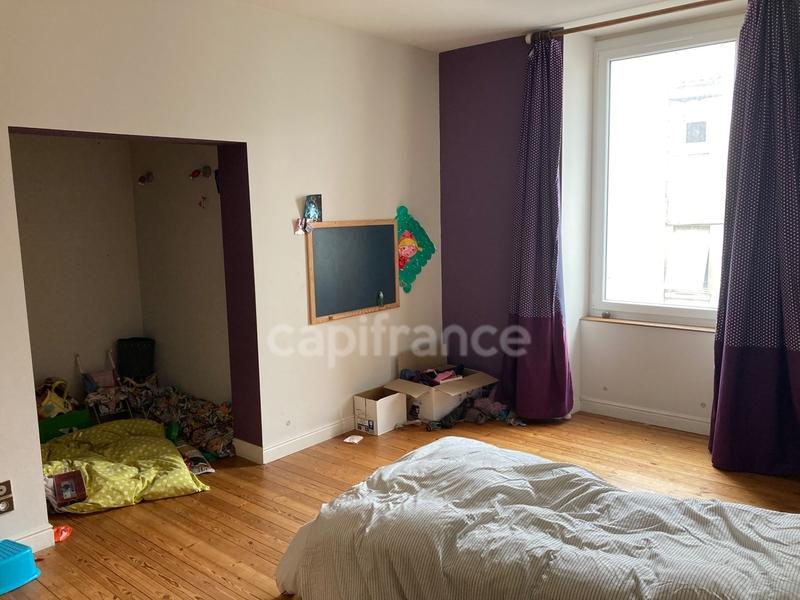 Maison - 240 m² - 9 pièces