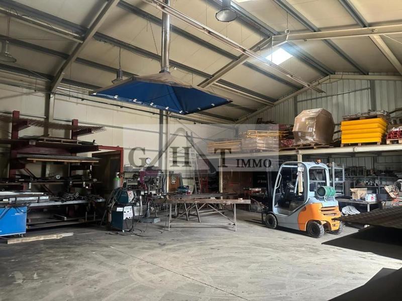 Entrepôt - 300 m²