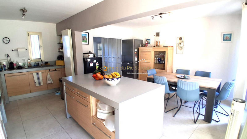 Villa - 190 m² - 6 pièces