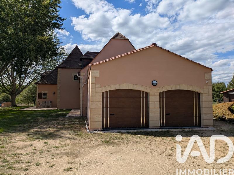 Maison - 277 m² - 9 pièces