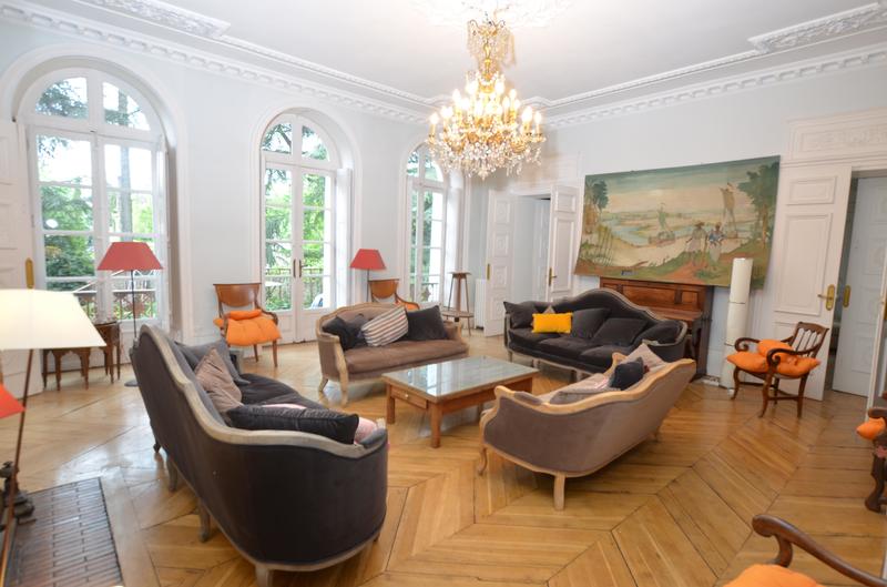 Maison - 424 m² - 11 pièces