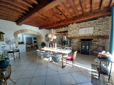 Maison - 270 m² - 7 pièces