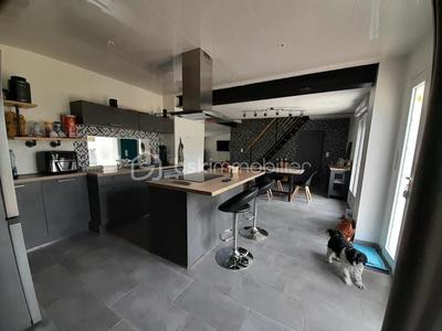 Maison traditionnelle - 128 m² - 6 pièces