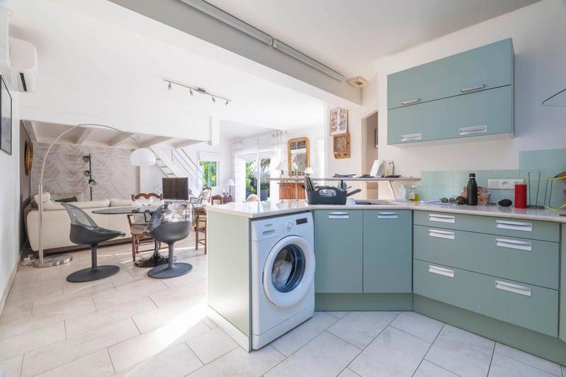 Maison - 240 m² - 6 pièces