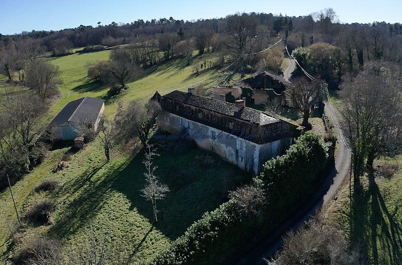 Maison - 216 m² - 7 pièces