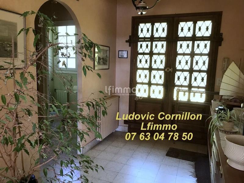 Maison - 207 m² - 11 pièces