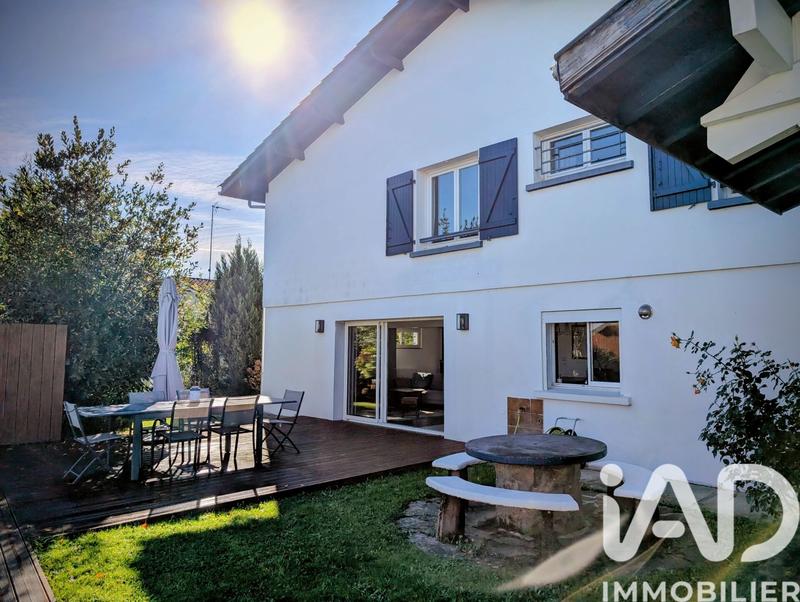 Maison - 182 m² - 6 pièces