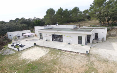 Villa - 210 m² - 6 pièces