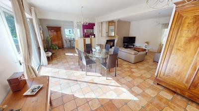 Maison - 188 m² - 7 pièces