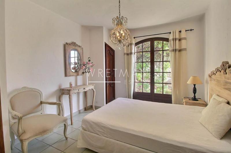 Villa - 233 m² - 5 pièces