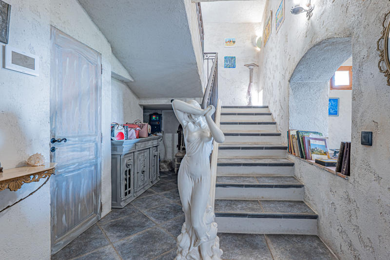 Maison - 343 m² - 12 pièces