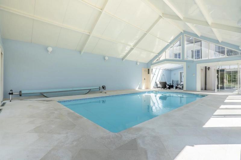 Propriété - 733 m² - 15 pièces