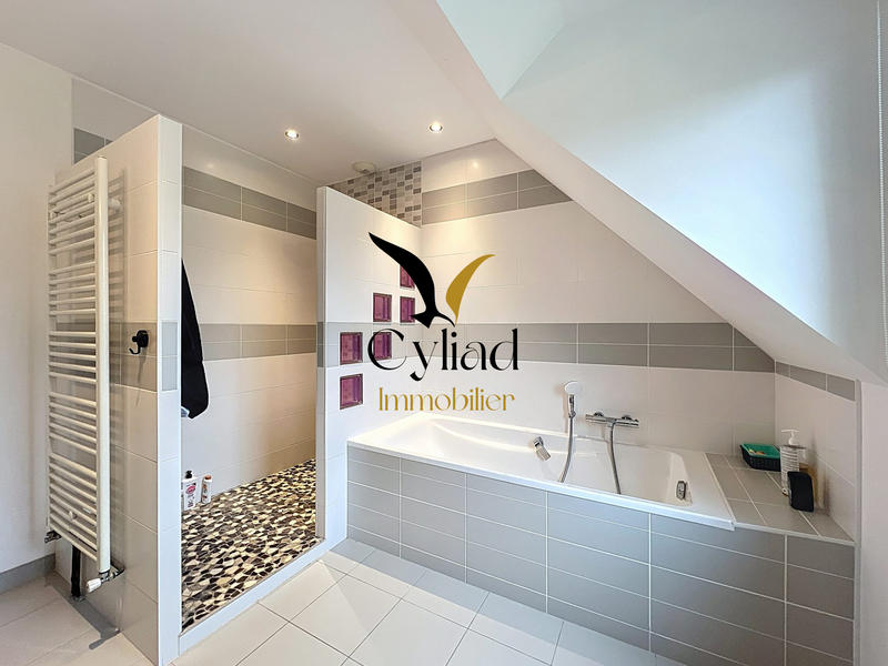 Maison contemporaine - 145 m² - 6 pièces