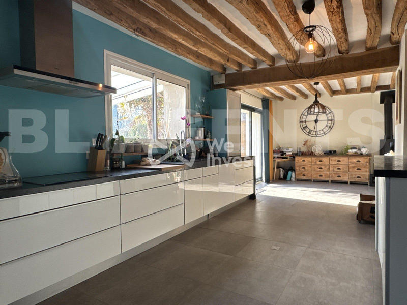 Maison - 225 m² - 7 pièces