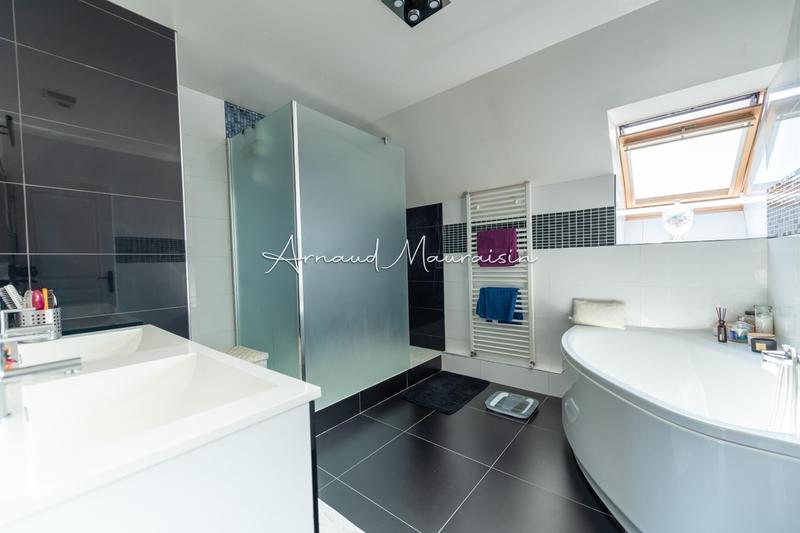 Maison - 162 m² - 6 pièces