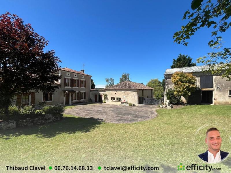 Maison - 208 m² - 6 pièces