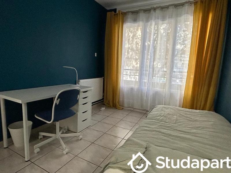 Chambre - 11 m² - 1 pièce