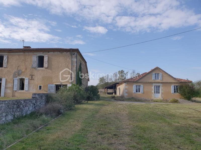 Maison - 350 m² - 10 pièces