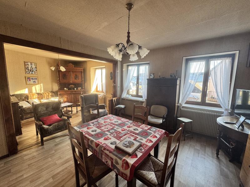 Maison - 93 m² - 5 pièces