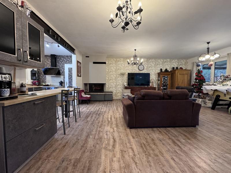 Maison - 180 m² - 8 pièces